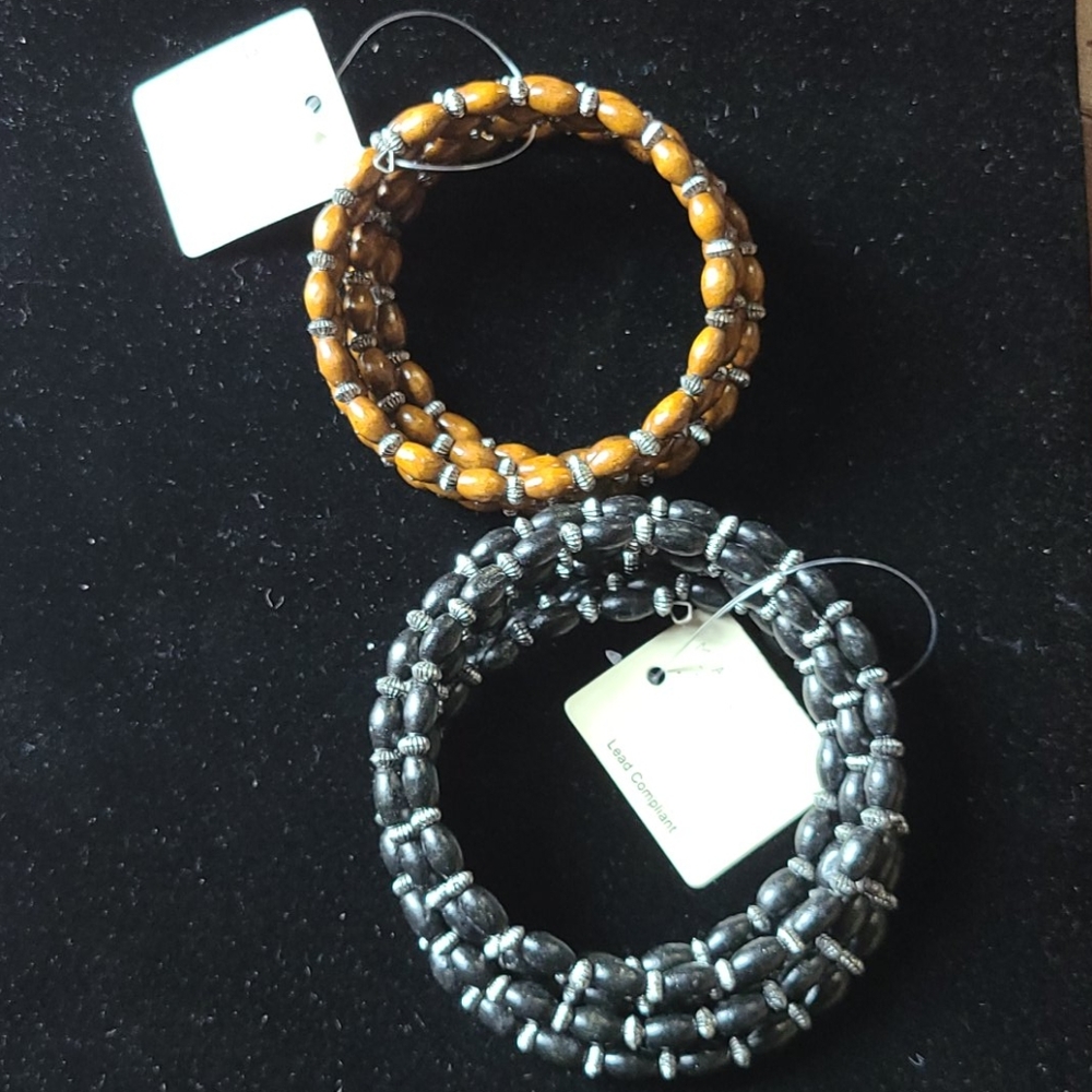 Bracelet set.